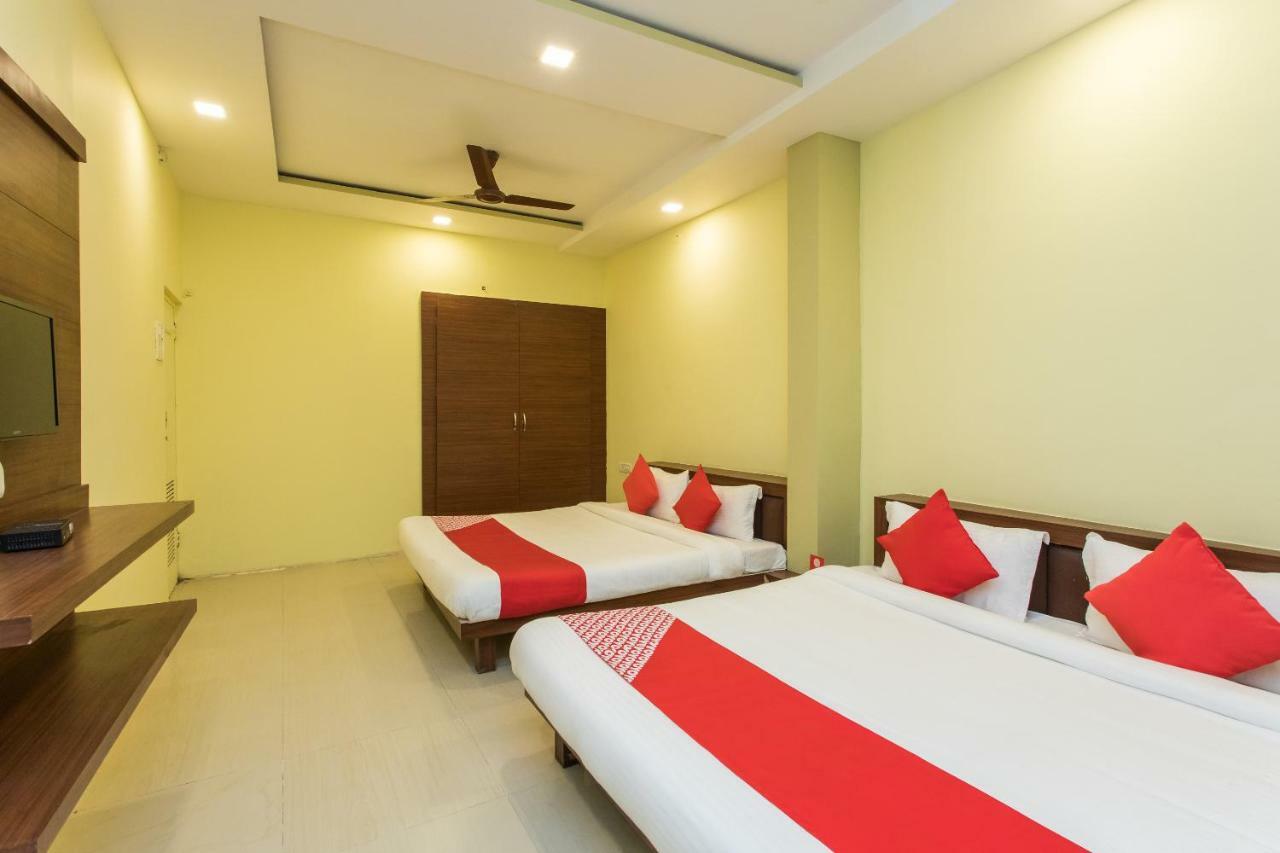 Oyo 17161 Hotel Mahalaxmi Ujjain Bagian luar foto