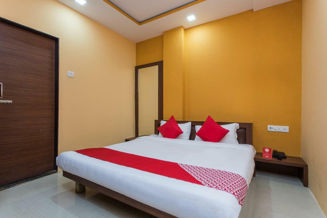 Oyo 17161 Hotel Mahalaxmi Ujjain Bagian luar foto