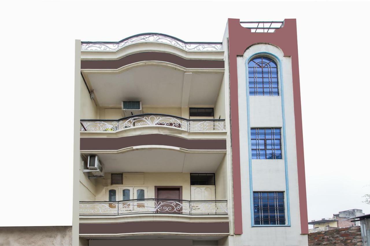 Oyo 17161 Hotel Mahalaxmi Ujjain Bagian luar foto
